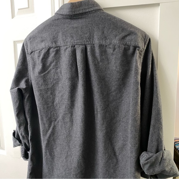 Eddie Bauer Long Sleeve Button Down Classic Fit Flannel in Large Dark Grey - Picture 5 of 6